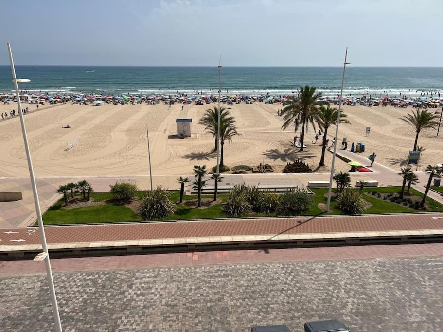 Apartamento 1ª Linea De Playa - Con Piscina Y Parking Playa de Gandia Exteriér fotografie
