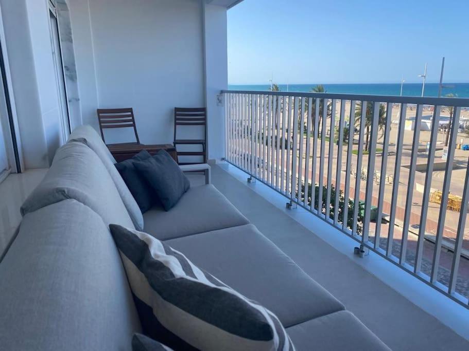 Apartamento 1ª Linea De Playa - Con Piscina Y Parking Playa de Gandia Exteriér fotografie