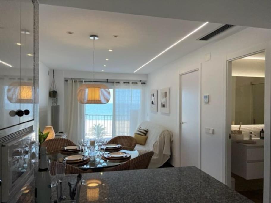 Apartamento 1ª Linea De Playa - Con Piscina Y Parking Playa de Gandia Exteriér fotografie