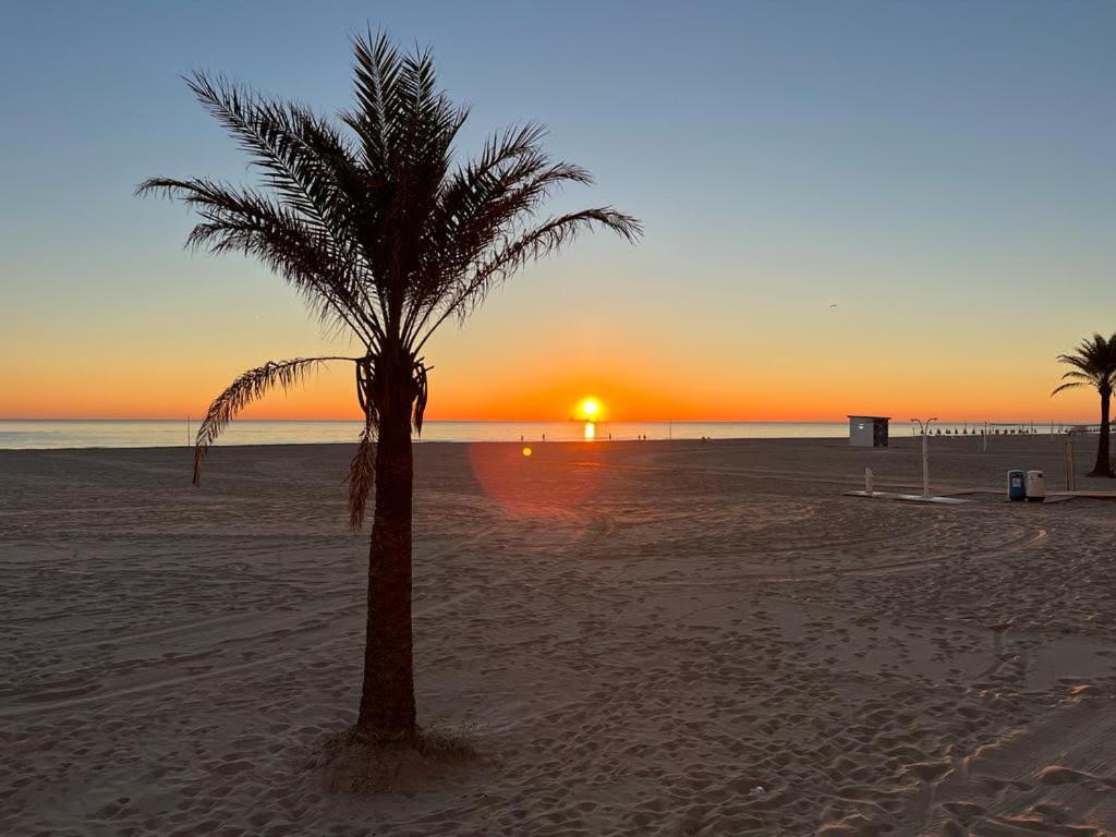 Apartamento 1ª Linea De Playa - Con Piscina Y Parking Playa de Gandia Exteriér fotografie